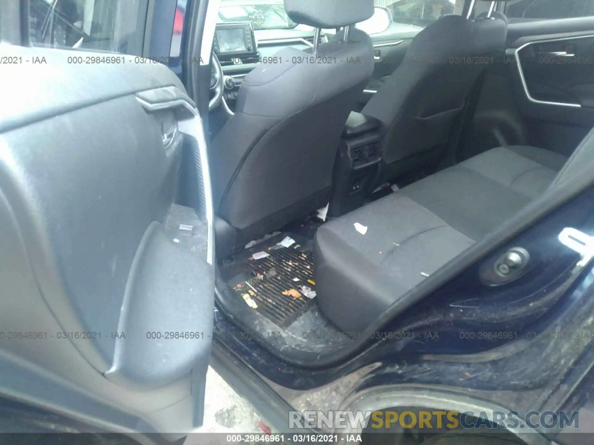 8 Photograph of a damaged car JTMP1RFV5KJ025539 TOYOTA RAV4 2019