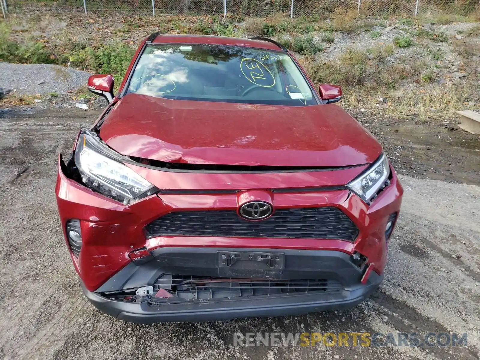 9 Photograph of a damaged car JTMP1RFV6KD008909 TOYOTA RAV4 2019