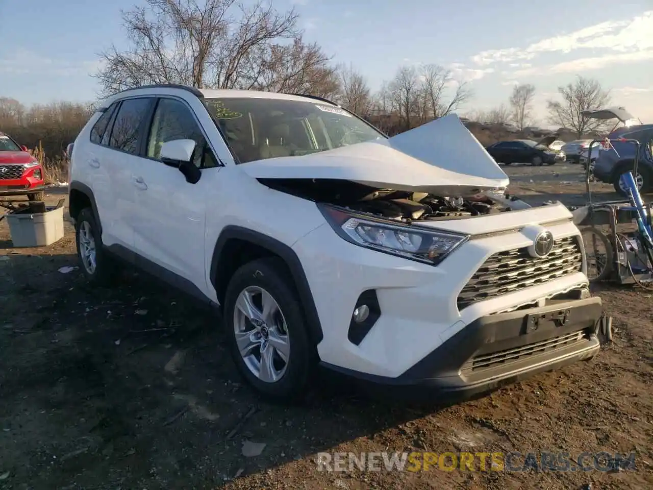 1 Photograph of a damaged car JTMP1RFV6KD013284 TOYOTA RAV4 2019