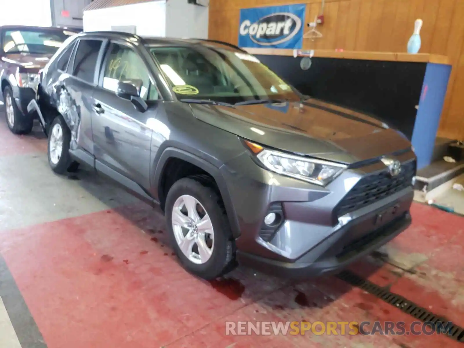 1 Photograph of a damaged car JTMP1RFV6KD017254 TOYOTA RAV4 2019