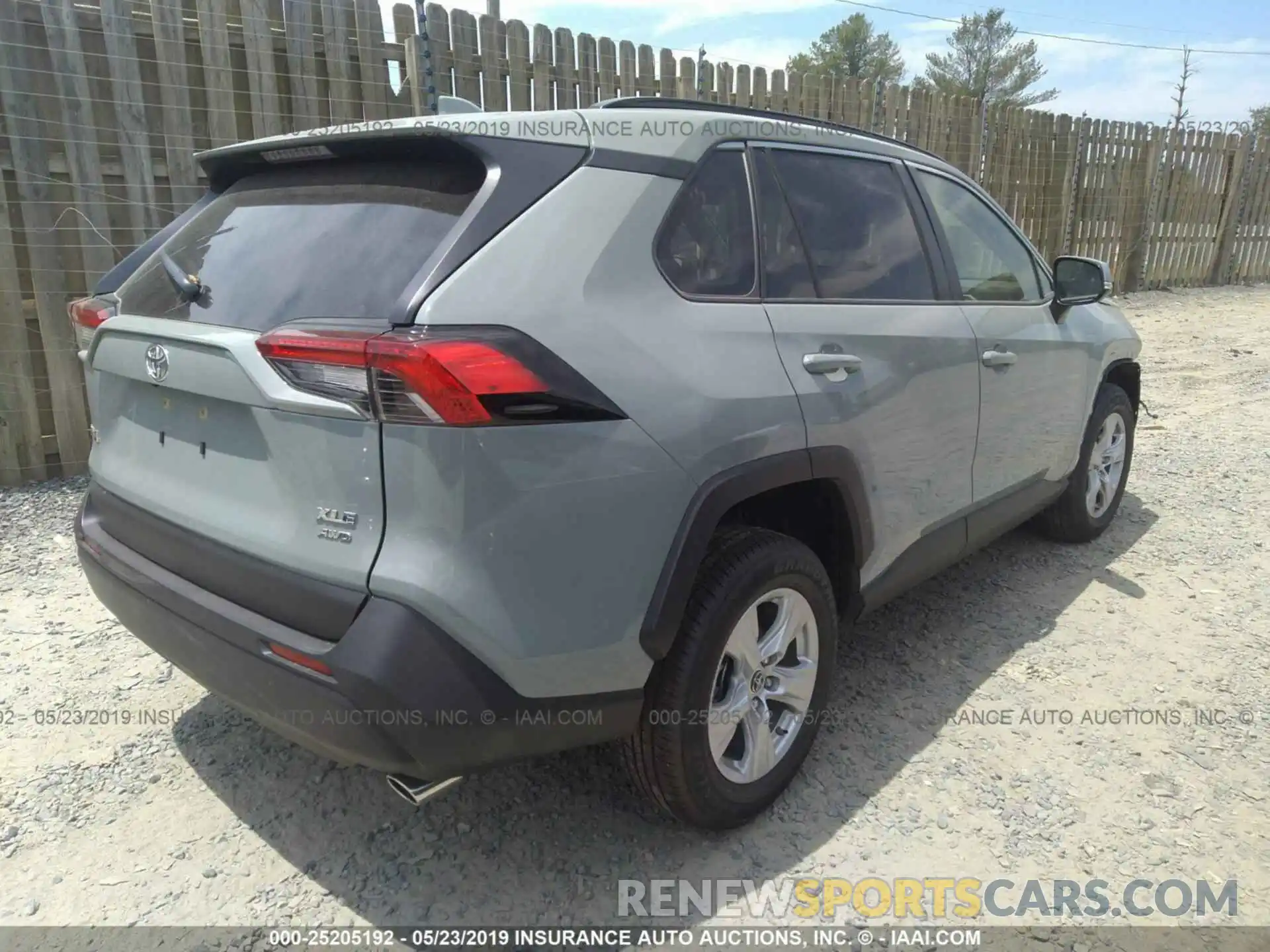 4 Photograph of a damaged car JTMP1RFV6KD020347 TOYOTA RAV4 2019