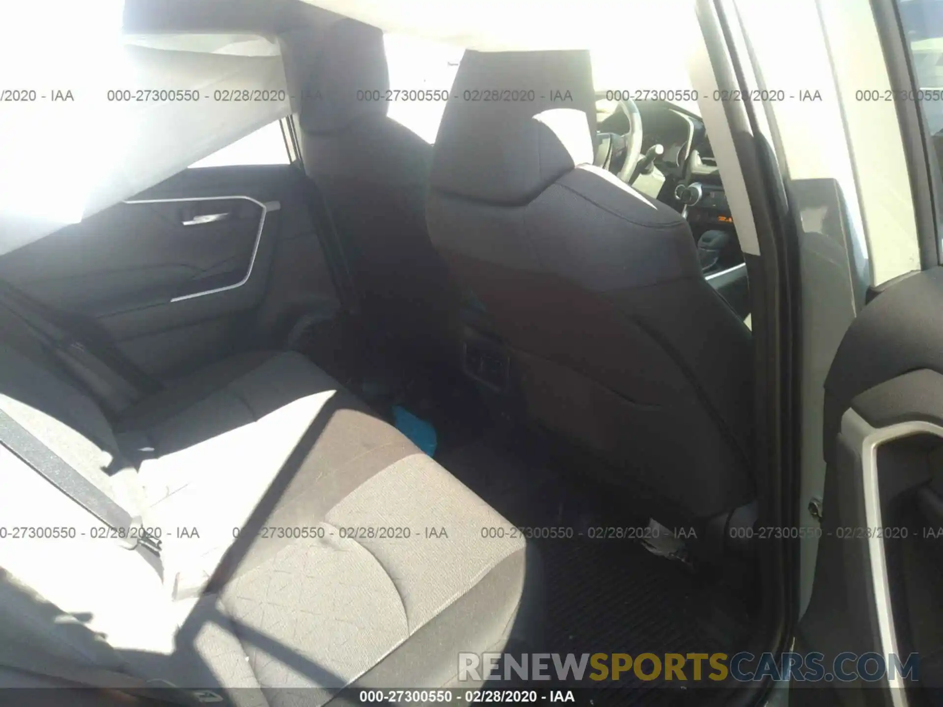 7 Фотография поврежденного автомобиля JTMP1RFV6KD029940 TOYOTA RAV4 2019