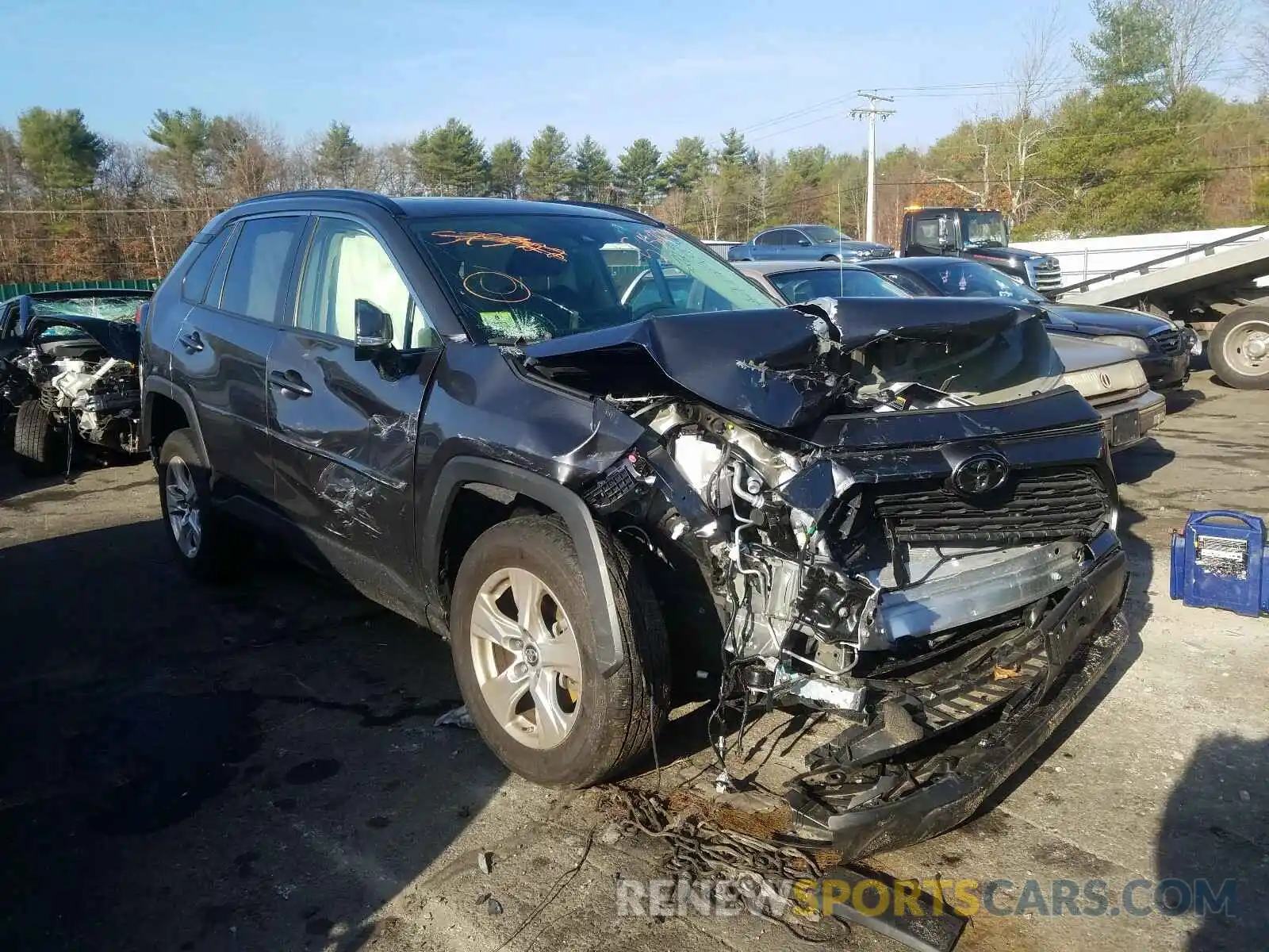 1 Photograph of a damaged car JTMP1RFV6KD032045 TOYOTA RAV4 2019