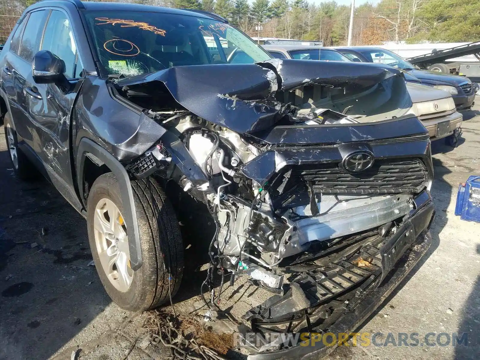 9 Photograph of a damaged car JTMP1RFV6KD032045 TOYOTA RAV4 2019