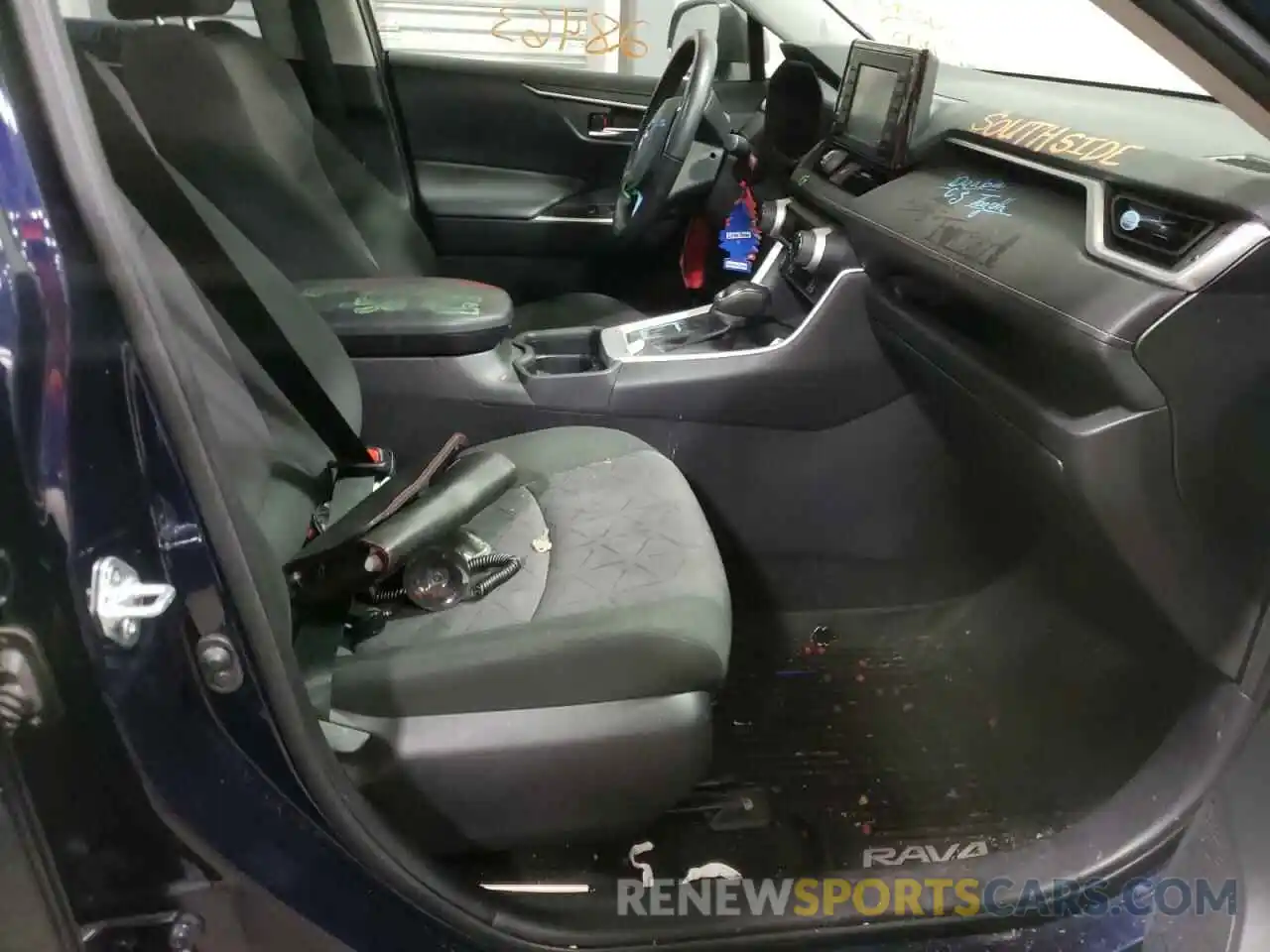 9 Photograph of a damaged car JTMP1RFV6KD037679 TOYOTA RAV4 2019