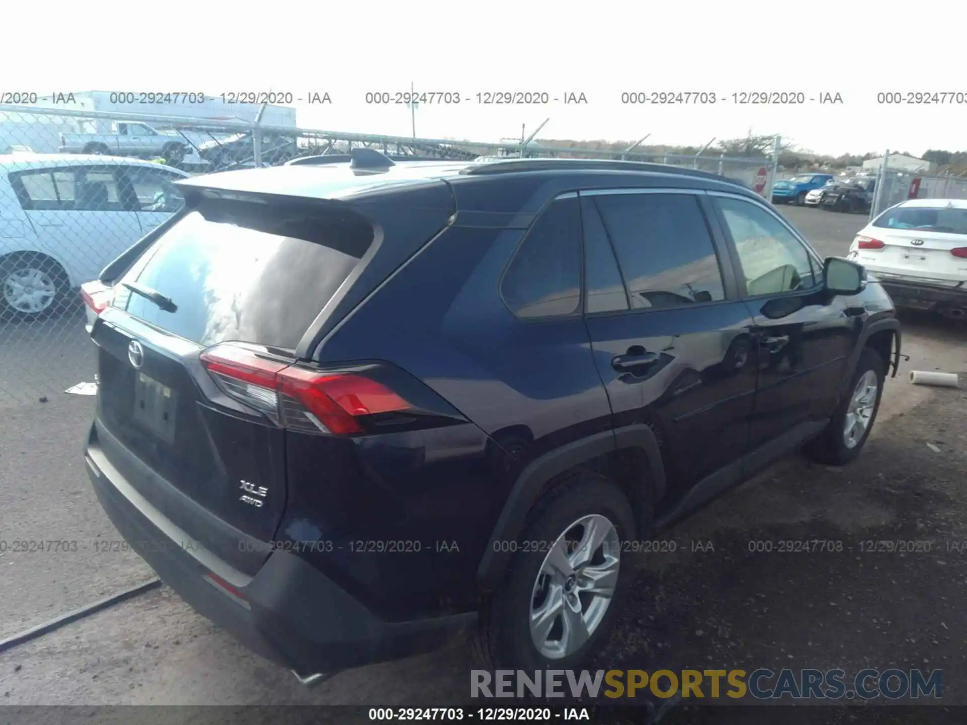 4 Фотография поврежденного автомобиля JTMP1RFV6KD037827 TOYOTA RAV4 2019