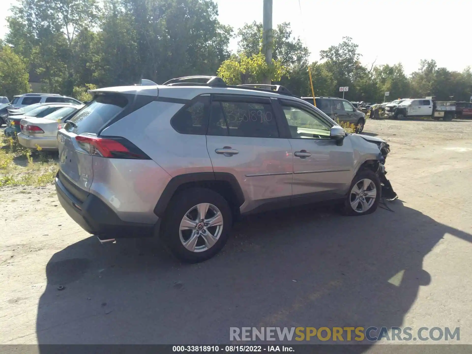 4 Photograph of a damaged car JTMP1RFV6KD042543 TOYOTA RAV4 2019