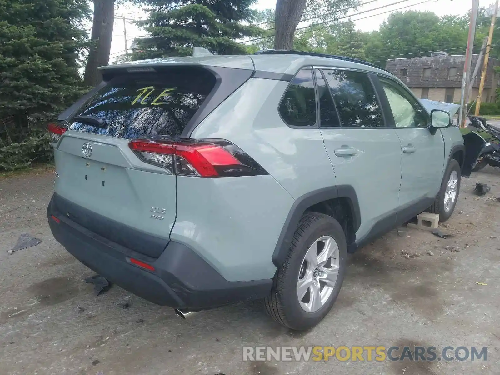 4 Photograph of a damaged car JTMP1RFV6KD045670 TOYOTA RAV4 2019