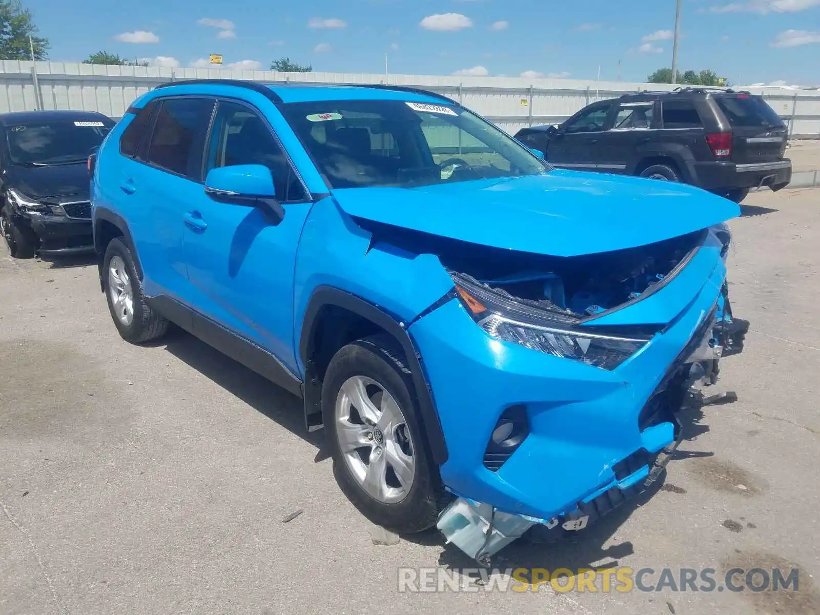 1 Photograph of a damaged car JTMP1RFV6KD502932 TOYOTA RAV4 2019