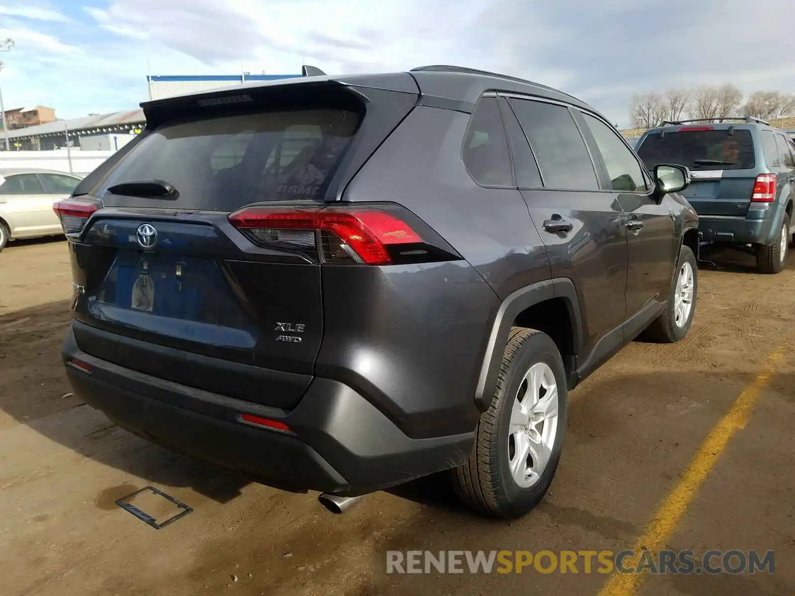 4 Photograph of a damaged car JTMP1RFV6KD506527 TOYOTA RAV4 2019