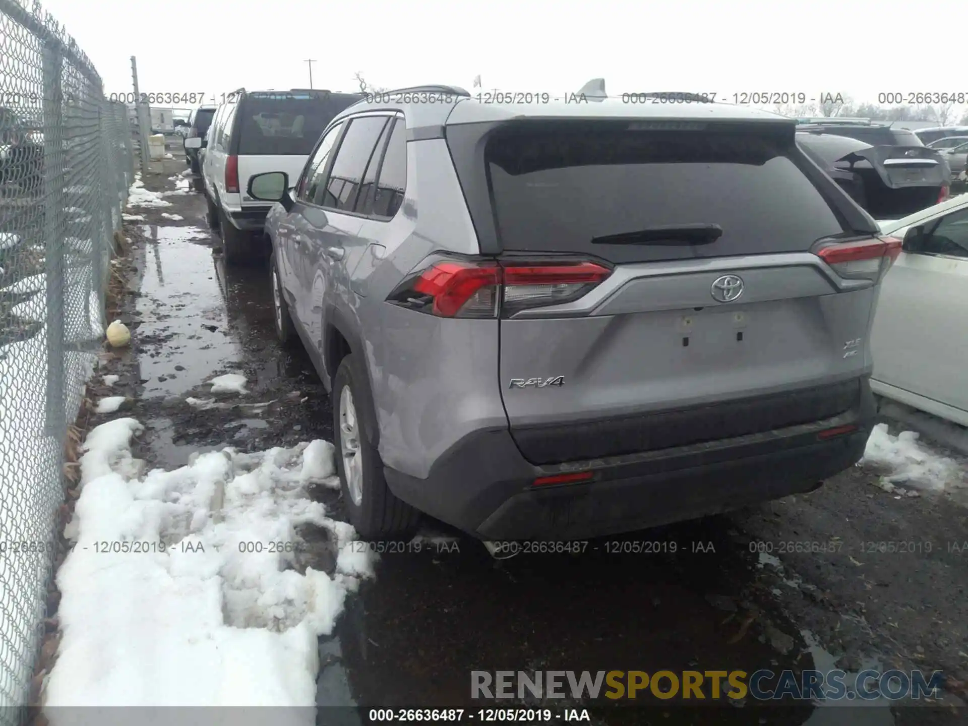 3 Фотография поврежденного автомобиля JTMP1RFV6KD508777 TOYOTA RAV4 2019