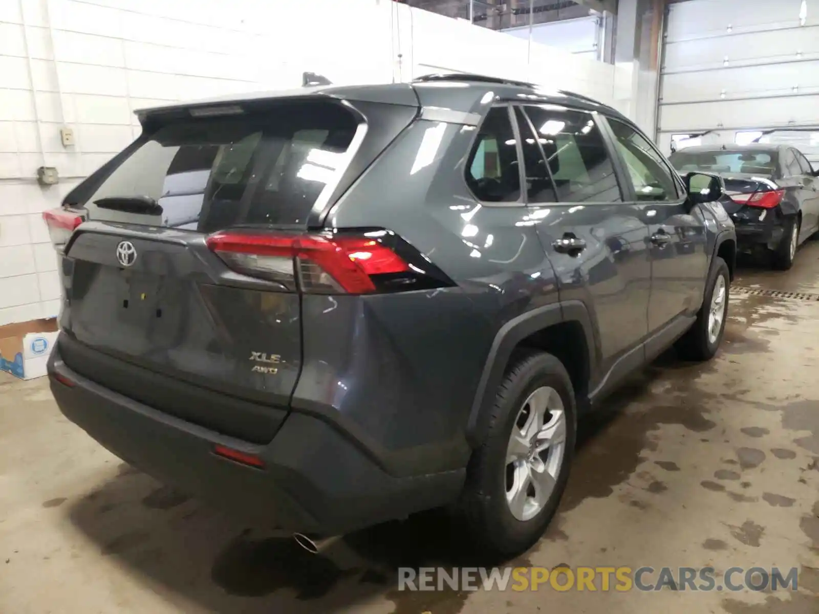 4 Photograph of a damaged car JTMP1RFV6KD515194 TOYOTA RAV4 2019