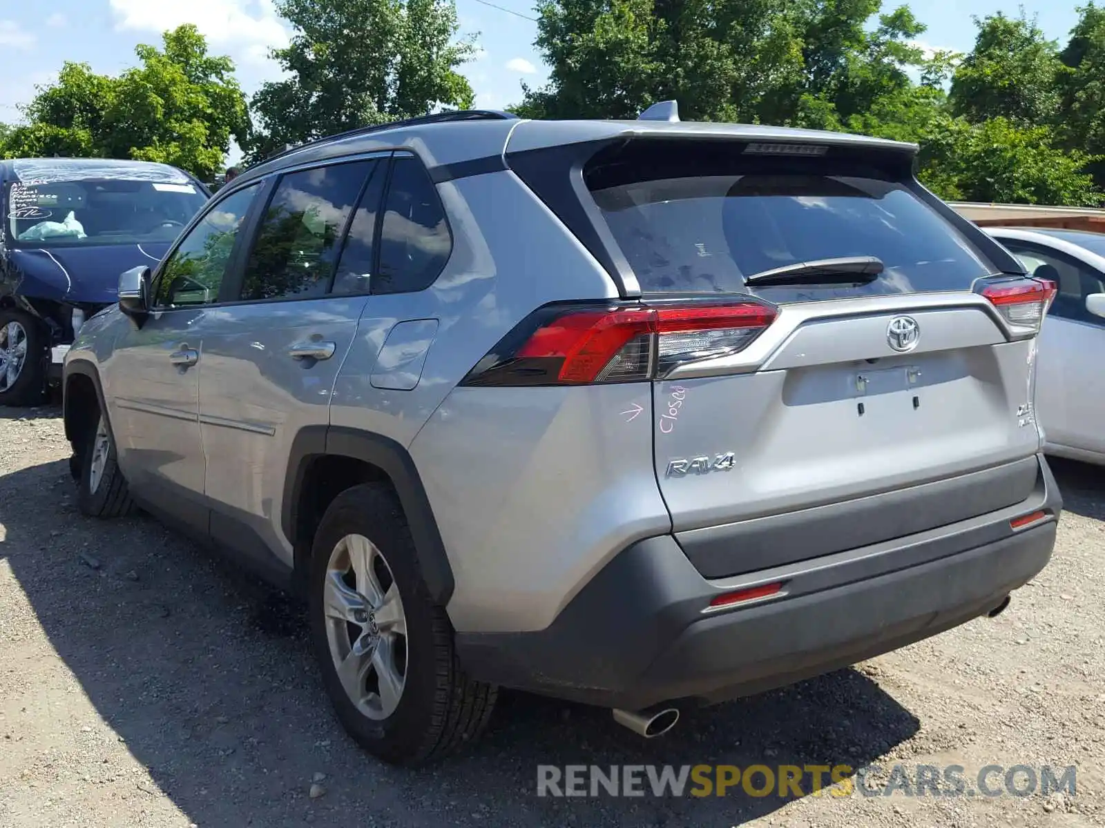 3 Photograph of a damaged car JTMP1RFV6KD516619 TOYOTA RAV4 2019