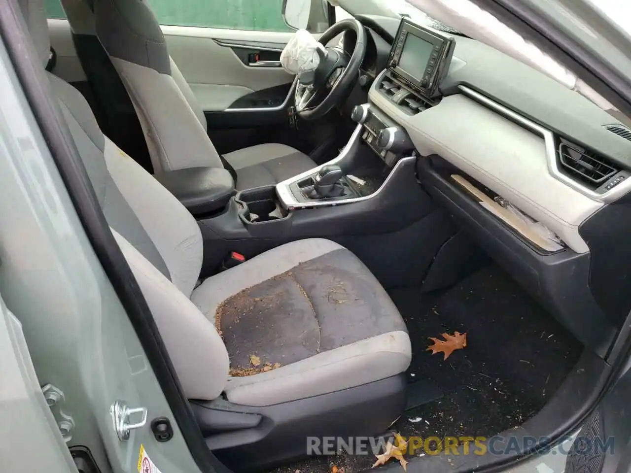 5 Photograph of a damaged car JTMP1RFV6KJ003128 TOYOTA RAV4 2019