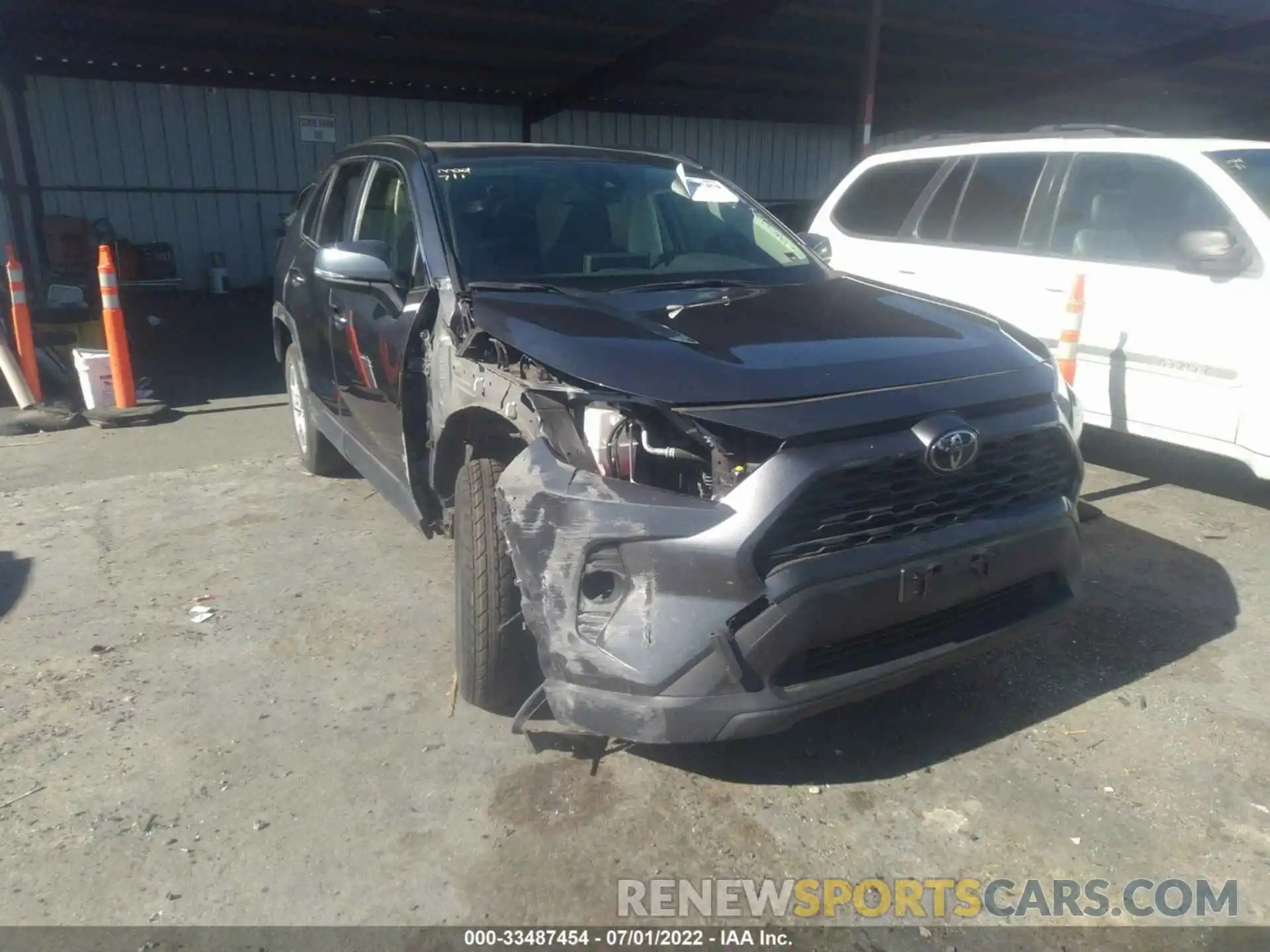 1 Photograph of a damaged car JTMP1RFV6KJ010242 TOYOTA RAV4 2019