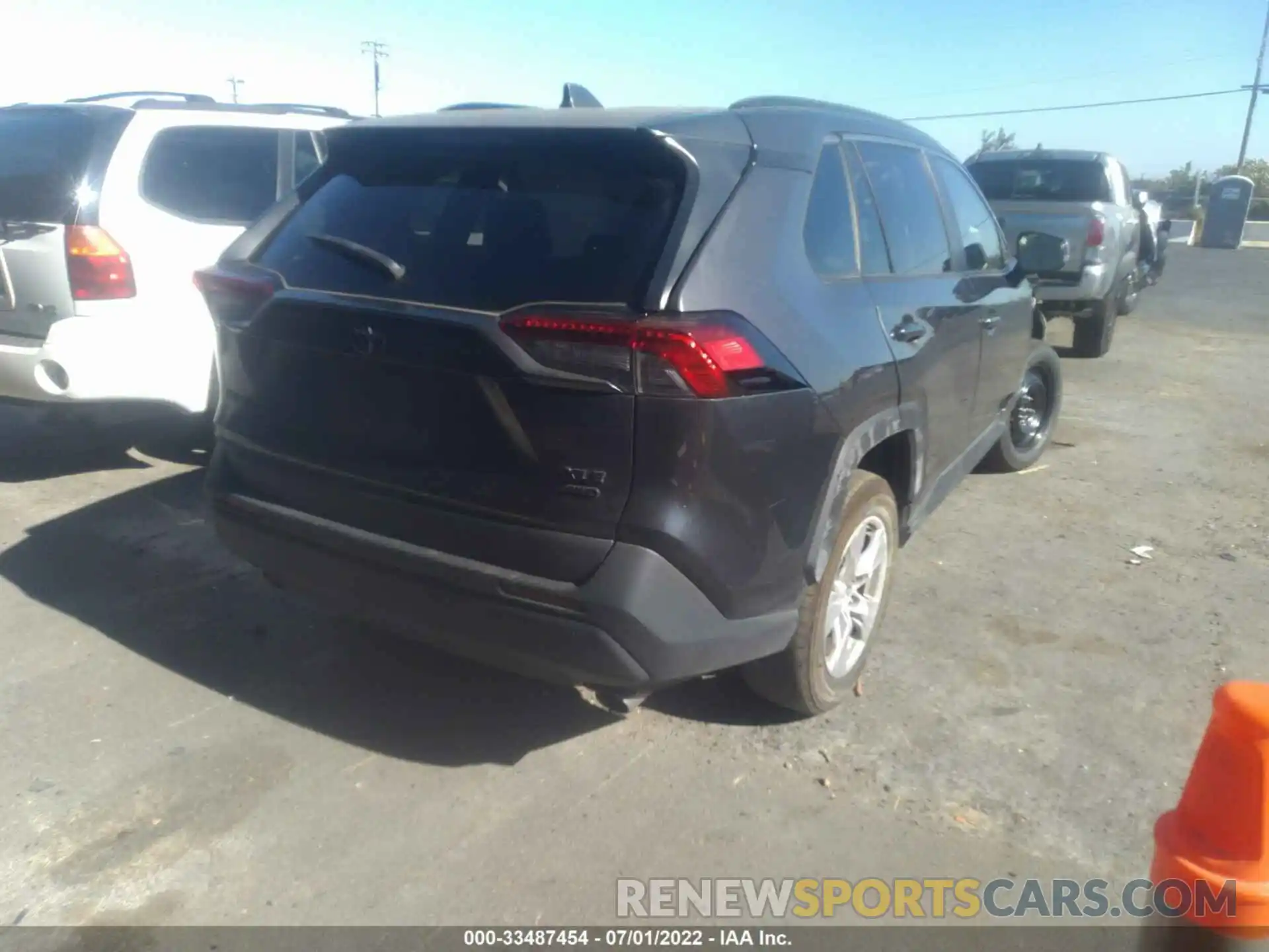 4 Photograph of a damaged car JTMP1RFV6KJ010242 TOYOTA RAV4 2019