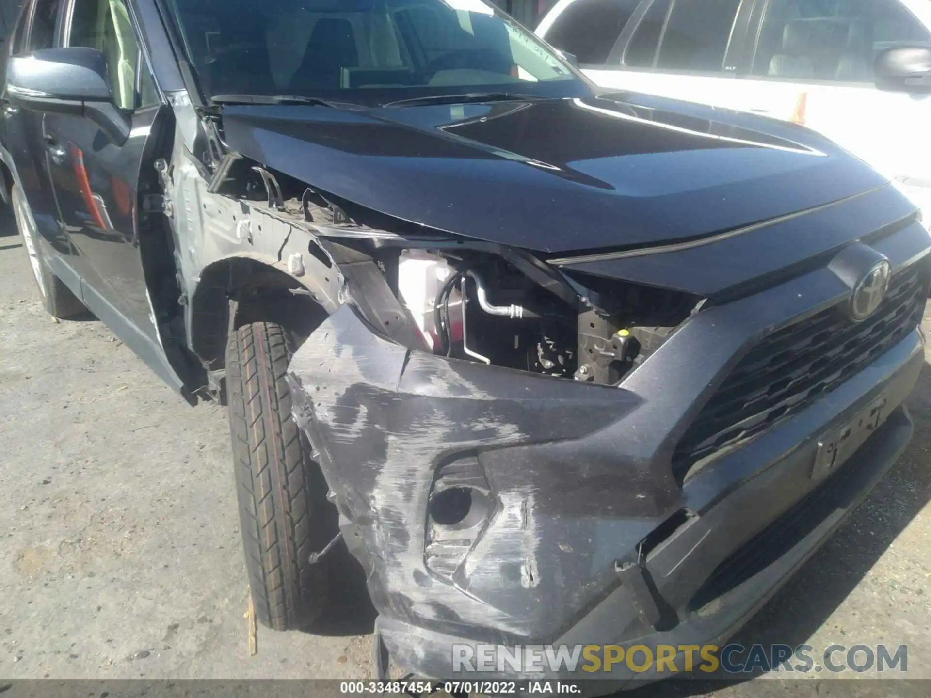 6 Photograph of a damaged car JTMP1RFV6KJ010242 TOYOTA RAV4 2019