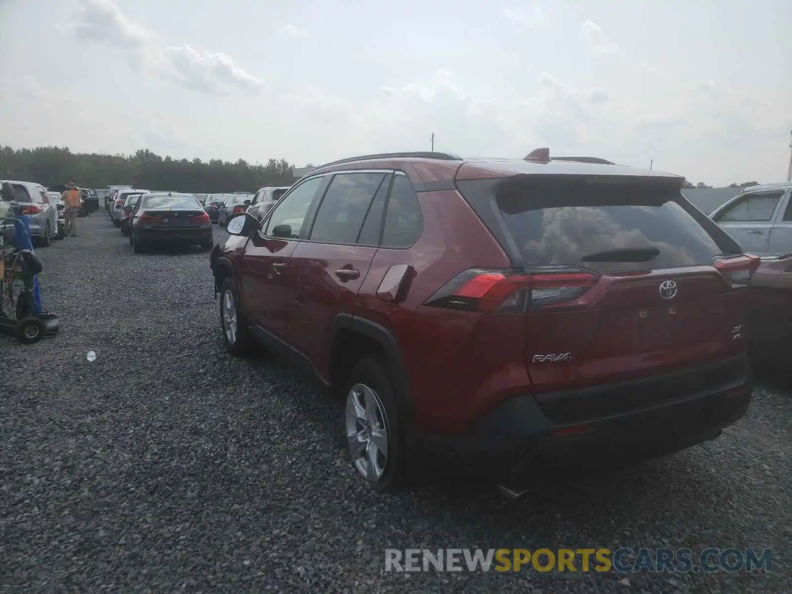 3 Photograph of a damaged car JTMP1RFV6KJ017319 TOYOTA RAV4 2019