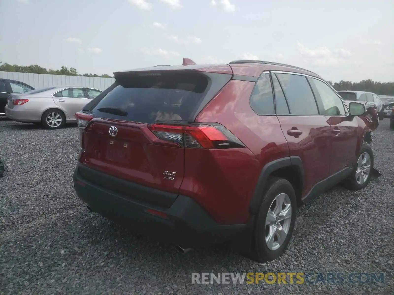 4 Photograph of a damaged car JTMP1RFV6KJ017319 TOYOTA RAV4 2019