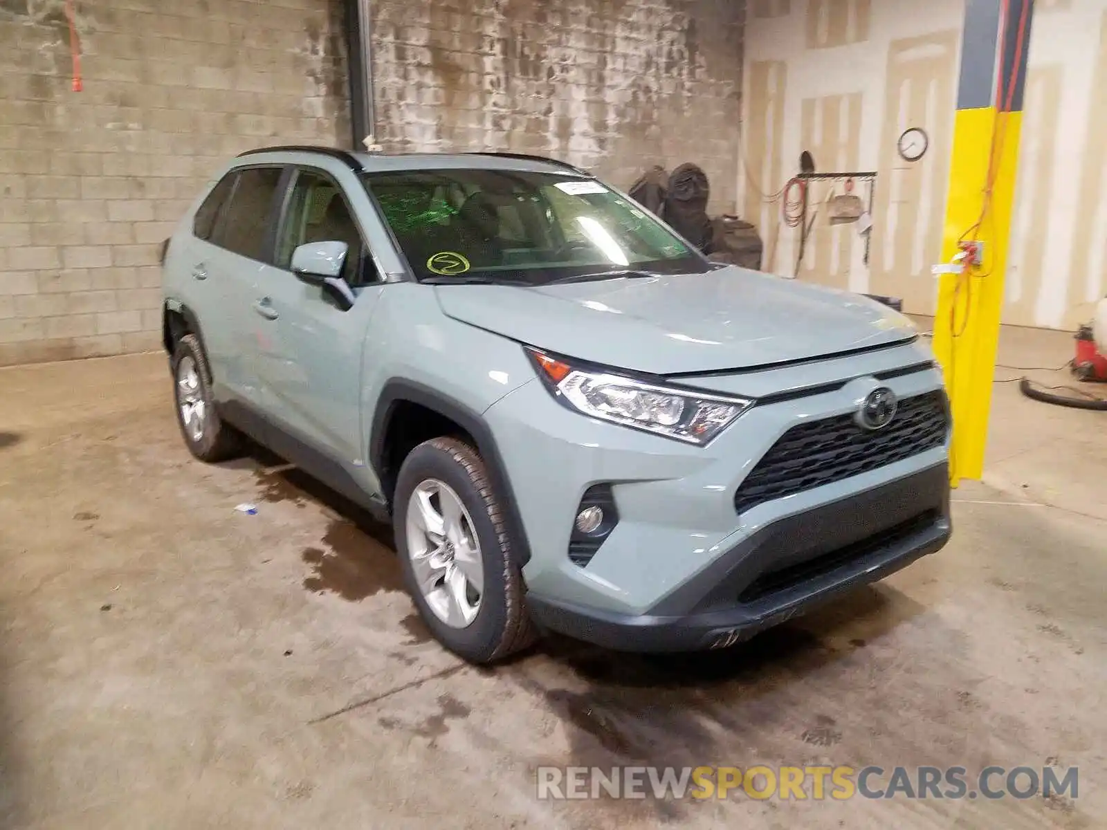 1 Photograph of a damaged car JTMP1RFV7KD002200 TOYOTA RAV4 2019