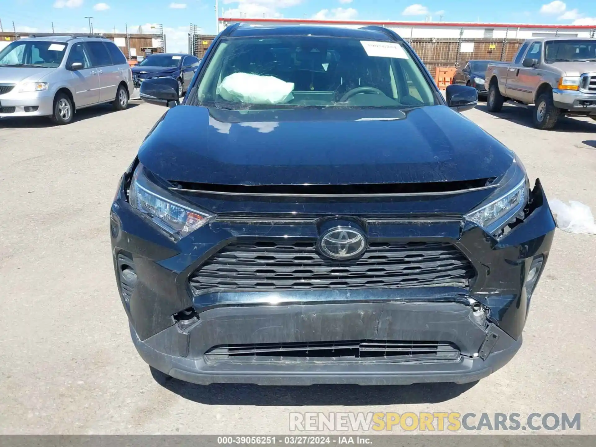 12 Фотография поврежденного автомобиля JTMP1RFV7KD002388 TOYOTA RAV4 2019