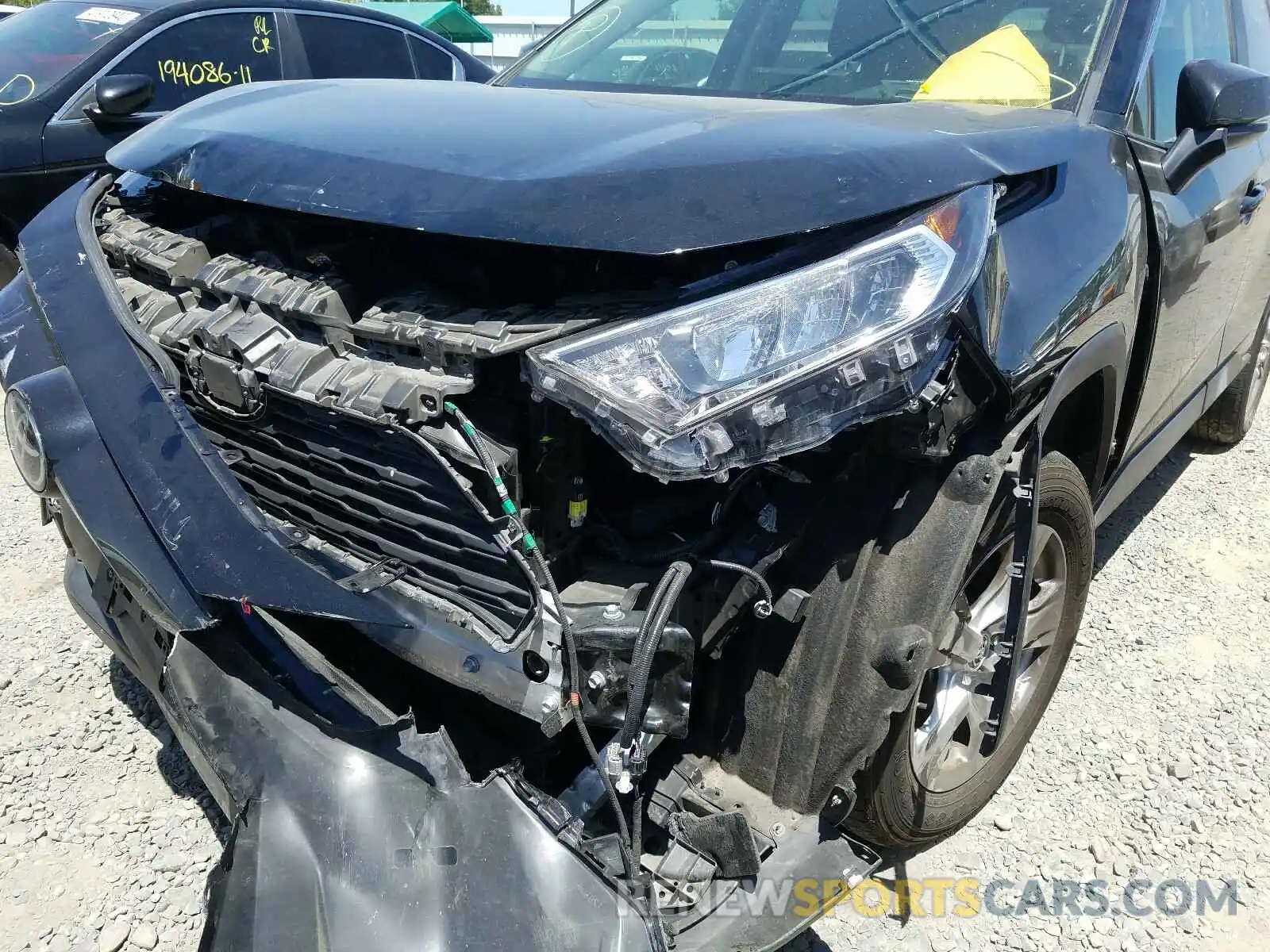 9 Фотография поврежденного автомобиля JTMP1RFV7KD003511 TOYOTA RAV4 2019