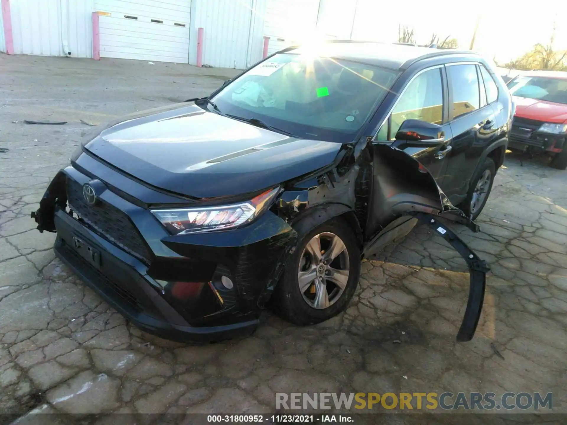 2 Фотография поврежденного автомобиля JTMP1RFV7KD007607 TOYOTA RAV4 2019