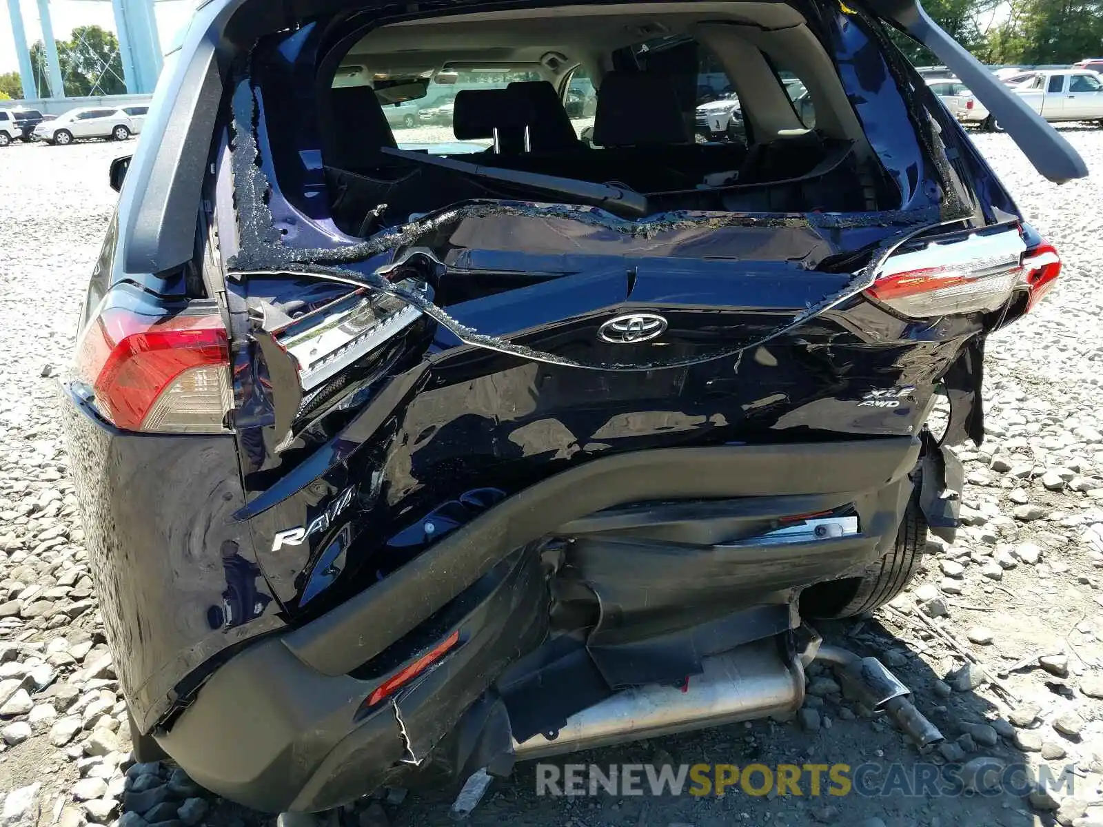 9 Photograph of a damaged car JTMP1RFV7KD011589 TOYOTA RAV4 2019