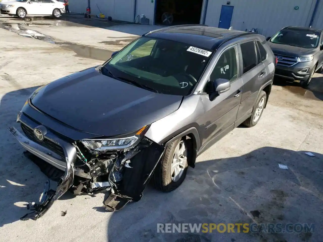 2 Photograph of a damaged car JTMP1RFV7KD015741 TOYOTA RAV4 2019