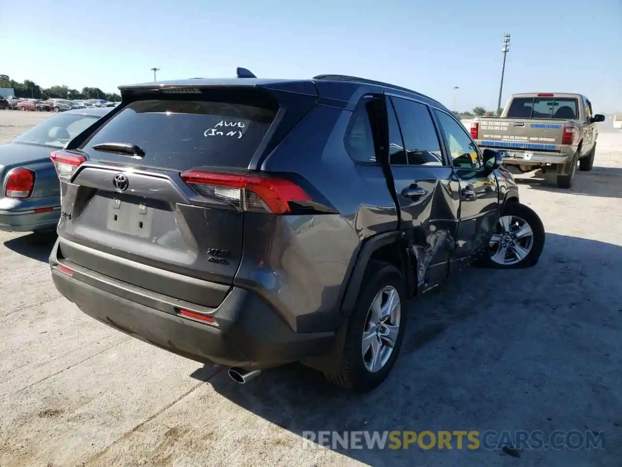 4 Photograph of a damaged car JTMP1RFV7KD015741 TOYOTA RAV4 2019