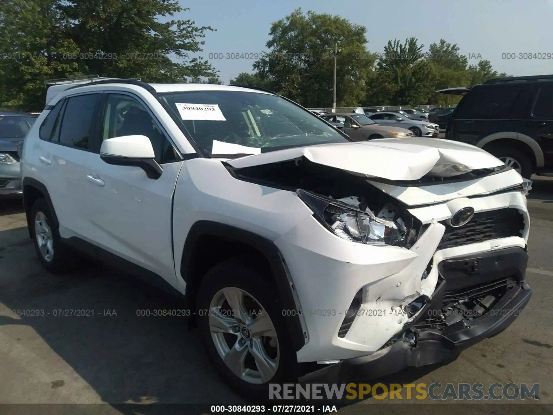 1 Photograph of a damaged car JTMP1RFV7KD017246 TOYOTA RAV4 2019