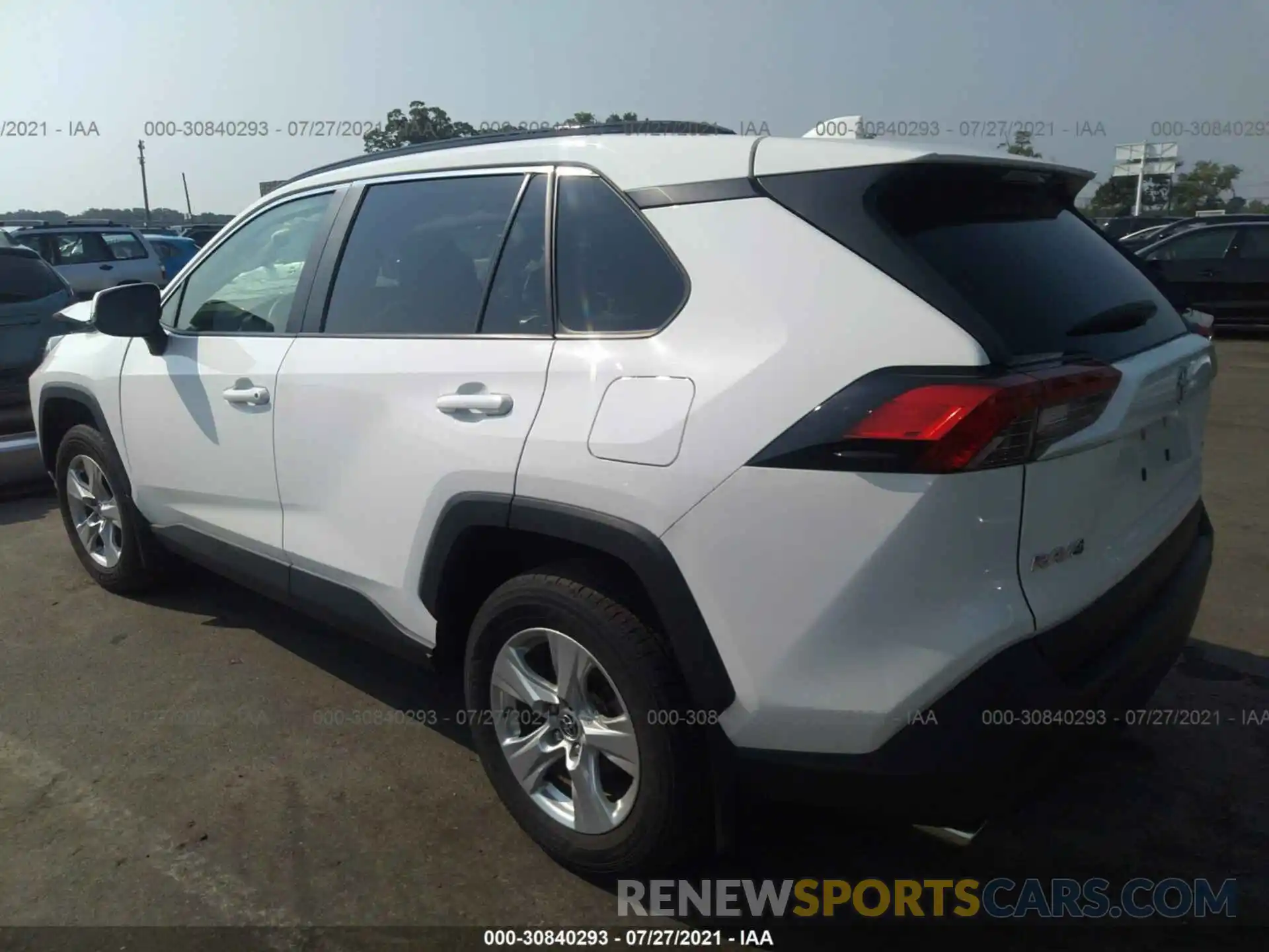 3 Photograph of a damaged car JTMP1RFV7KD017246 TOYOTA RAV4 2019