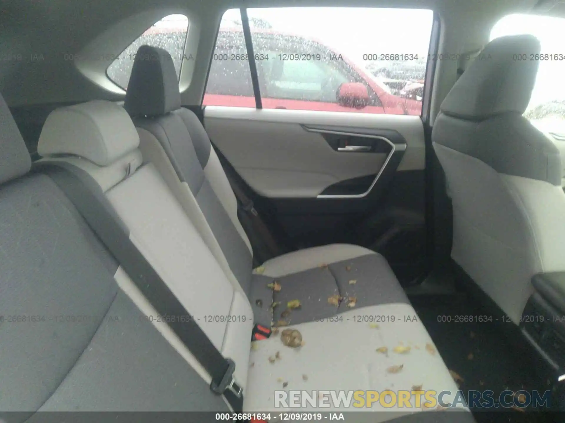 8 Photograph of a damaged car JTMP1RFV7KD018008 TOYOTA RAV4 2019