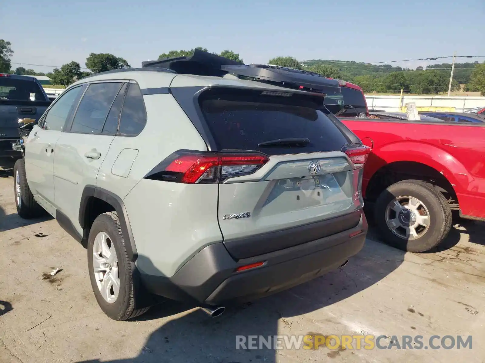 3 Photograph of a damaged car JTMP1RFV7KD025878 TOYOTA RAV4 2019