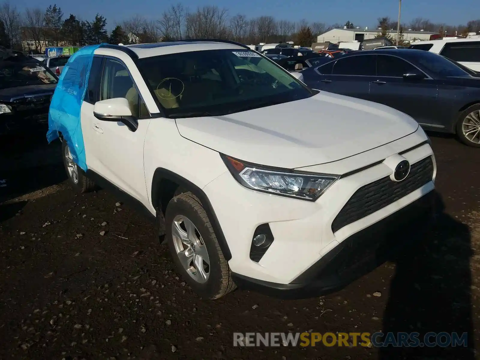 1 Photograph of a damaged car JTMP1RFV7KD029543 TOYOTA RAV4 2019