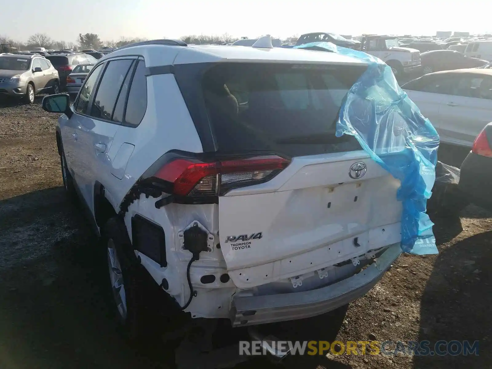 3 Photograph of a damaged car JTMP1RFV7KD029543 TOYOTA RAV4 2019