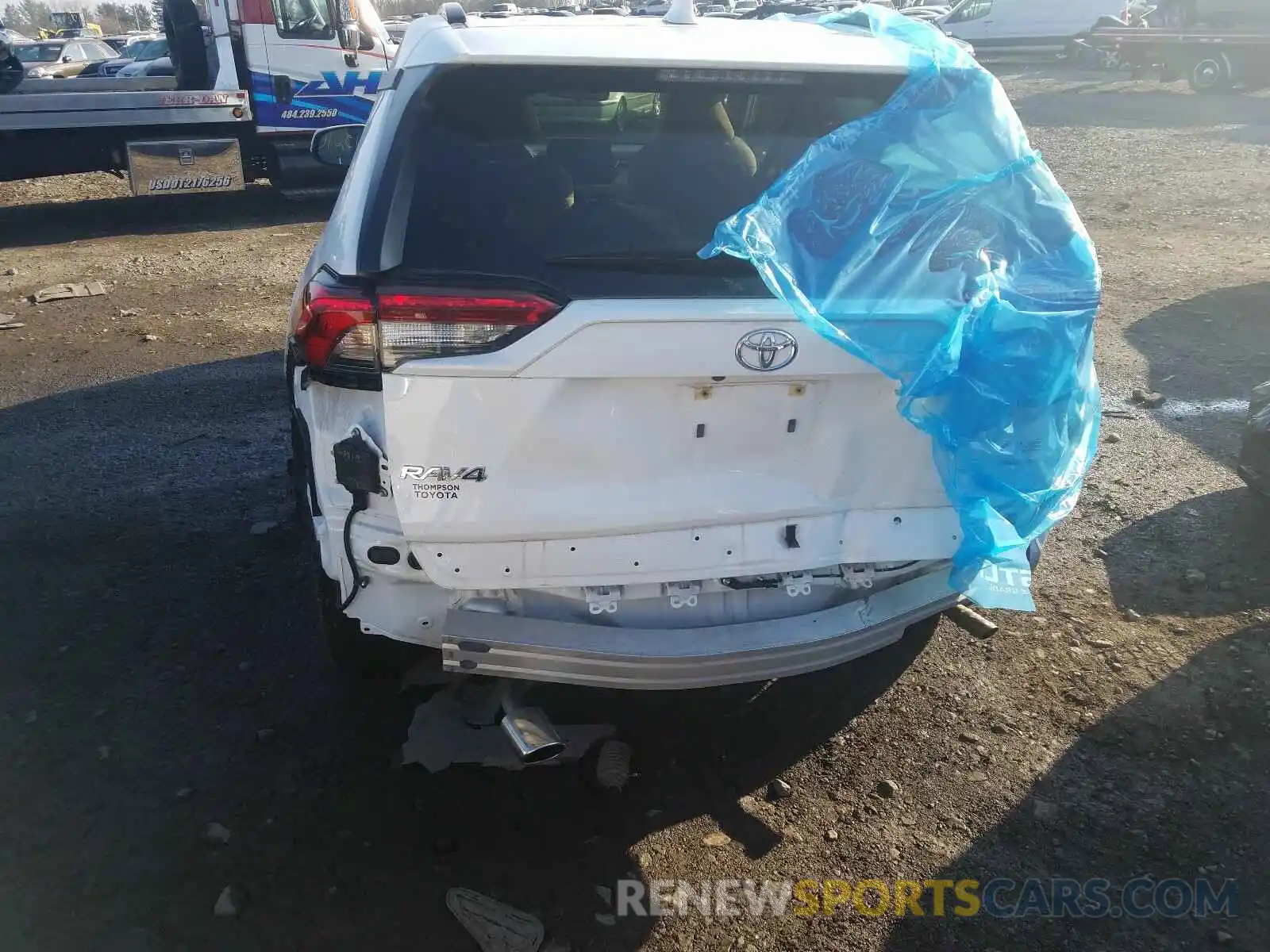 9 Photograph of a damaged car JTMP1RFV7KD029543 TOYOTA RAV4 2019