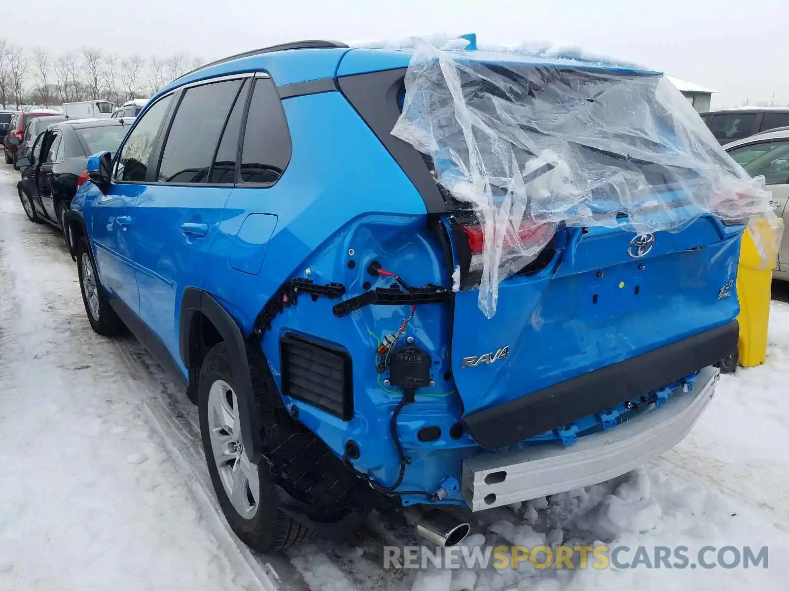 3 Фотография поврежденного автомобиля JTMP1RFV7KD034497 TOYOTA RAV4 2019