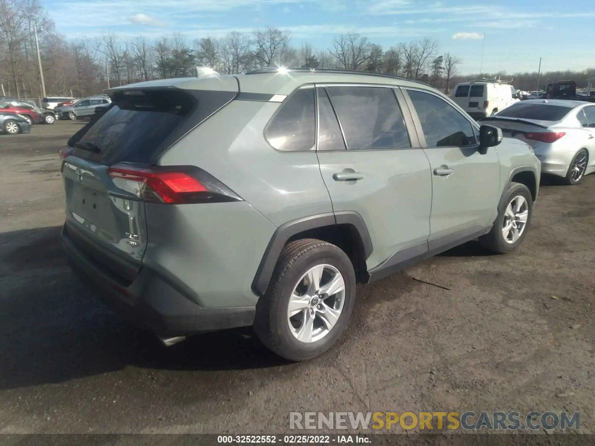 4 Photograph of a damaged car JTMP1RFV7KD506052 TOYOTA RAV4 2019