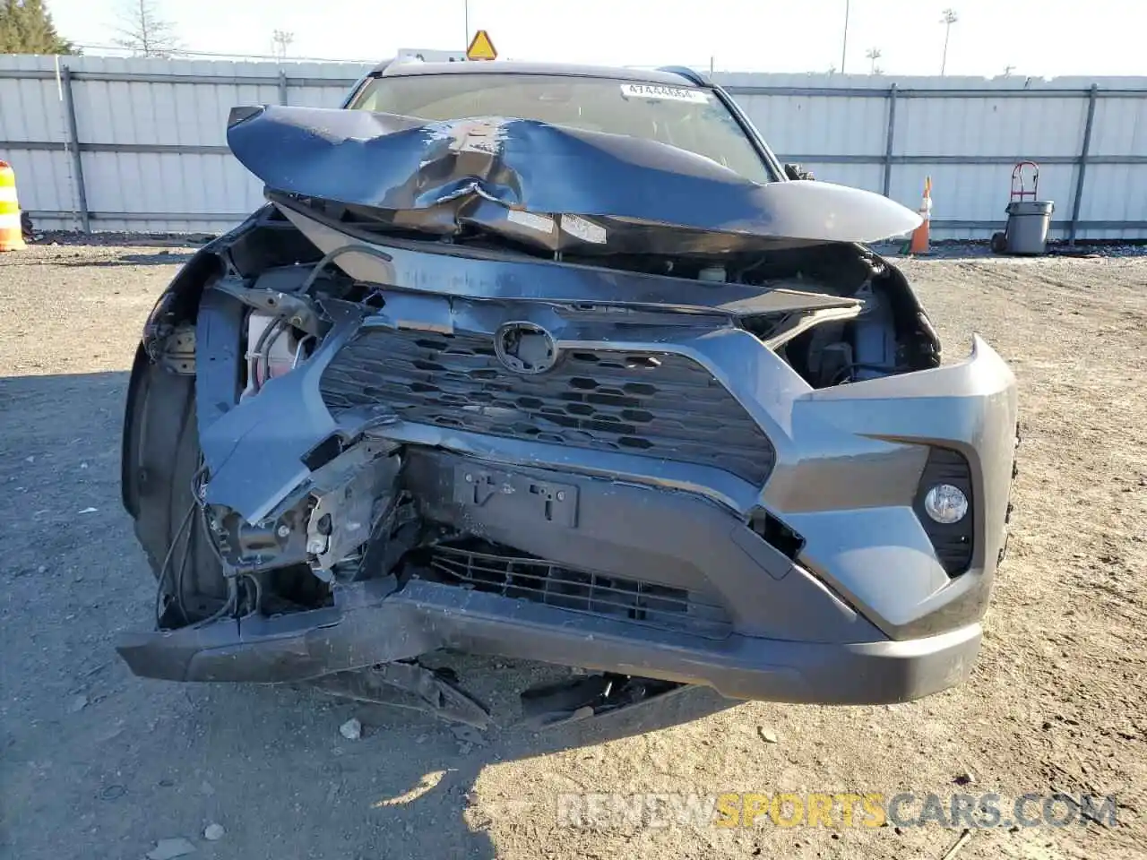 5 Photograph of a damaged car JTMP1RFV7KD508805 TOYOTA RAV4 2019