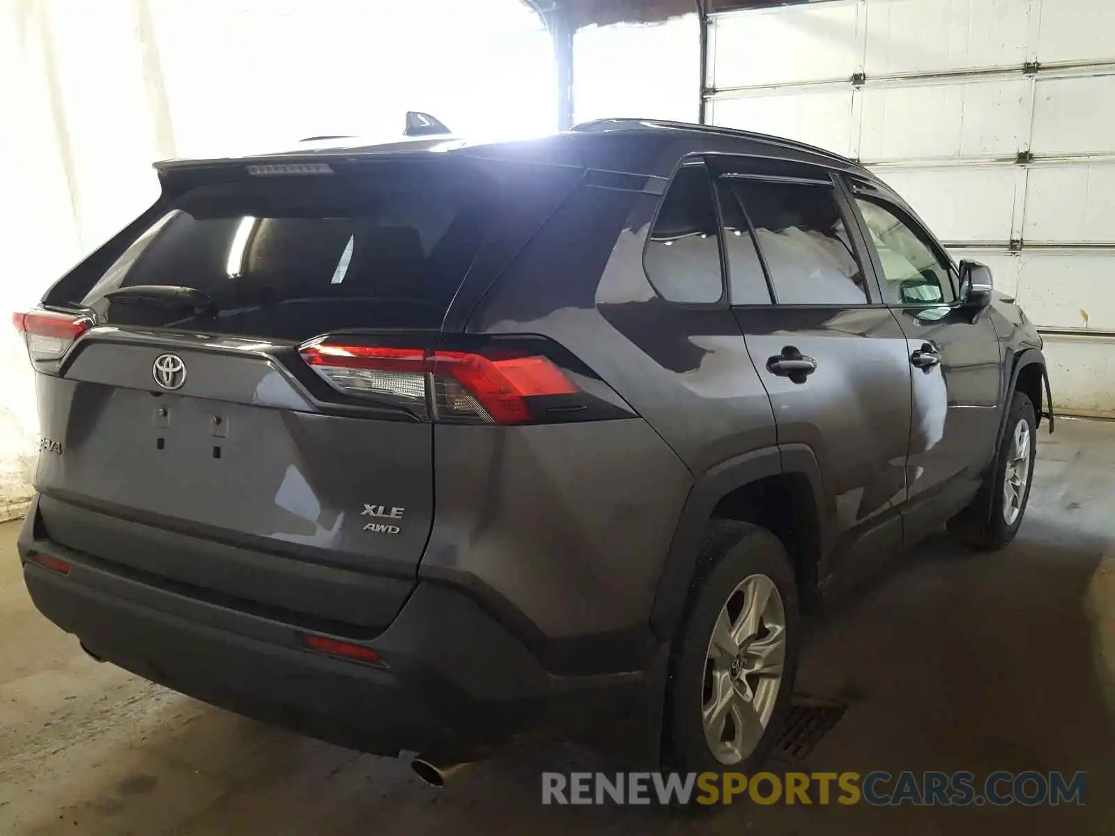 4 Photograph of a damaged car JTMP1RFV7KD514491 TOYOTA RAV4 2019