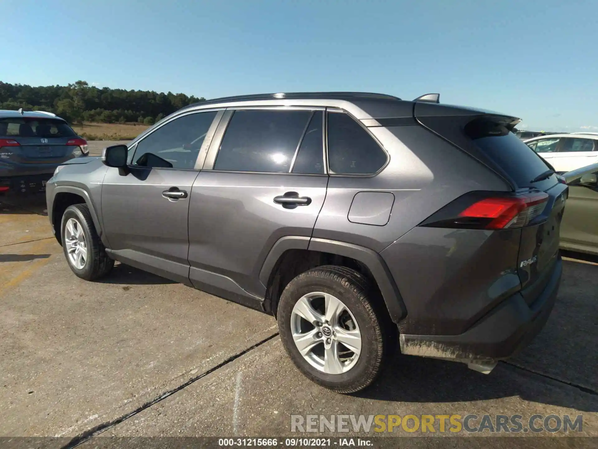 3 Photograph of a damaged car JTMP1RFV7KD516824 TOYOTA RAV4 2019