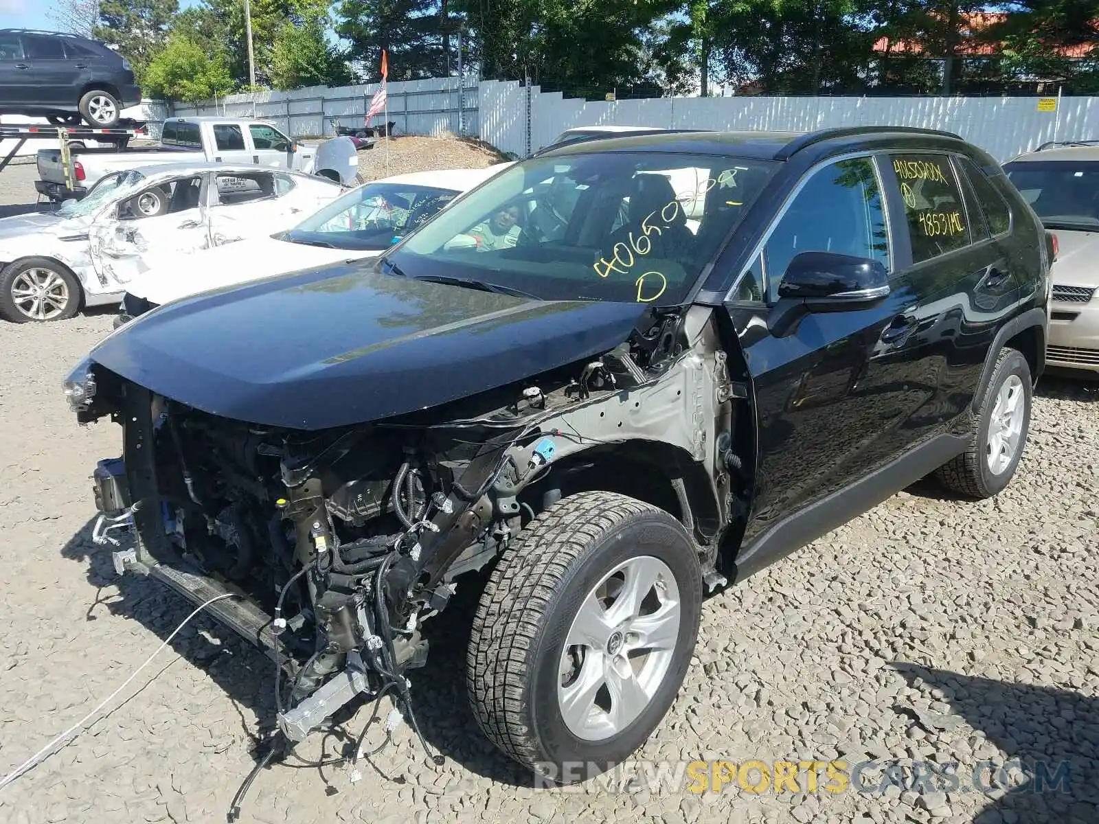 2 Photograph of a damaged car JTMP1RFV7KJ007317 TOYOTA RAV4 2019