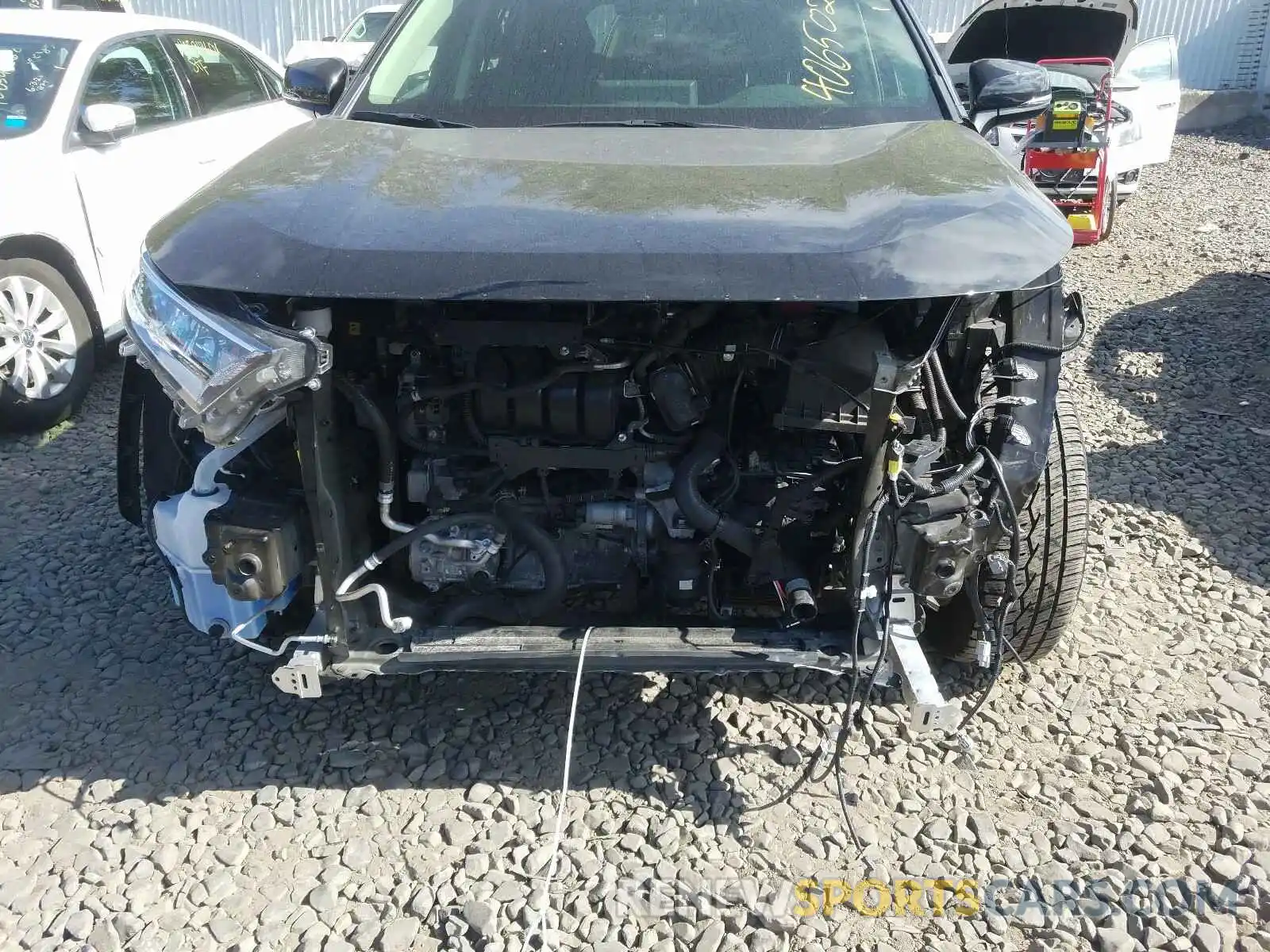 9 Photograph of a damaged car JTMP1RFV7KJ007317 TOYOTA RAV4 2019