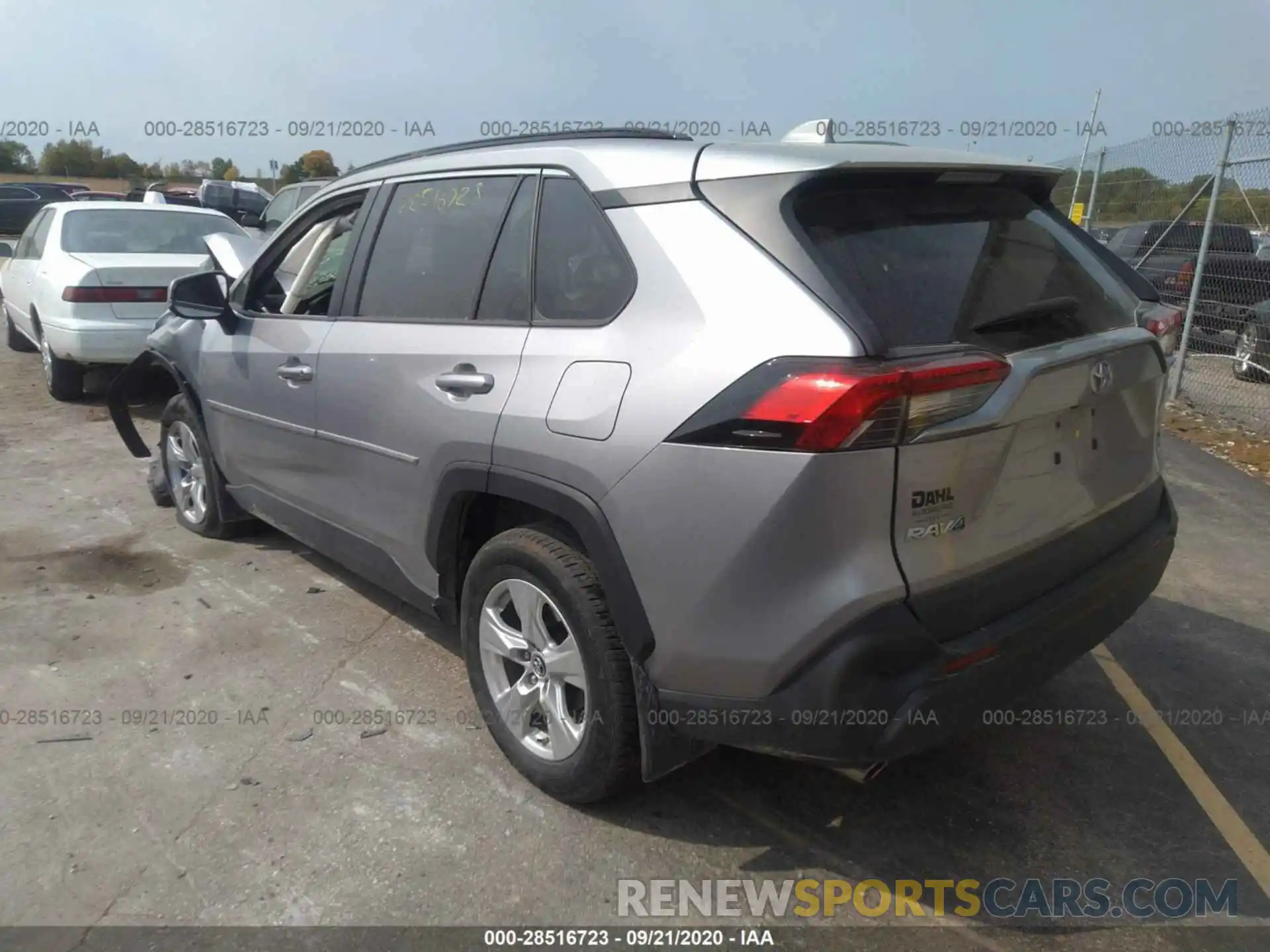 3 Фотография поврежденного автомобиля JTMP1RFV8KD002187 TOYOTA RAV4 2019