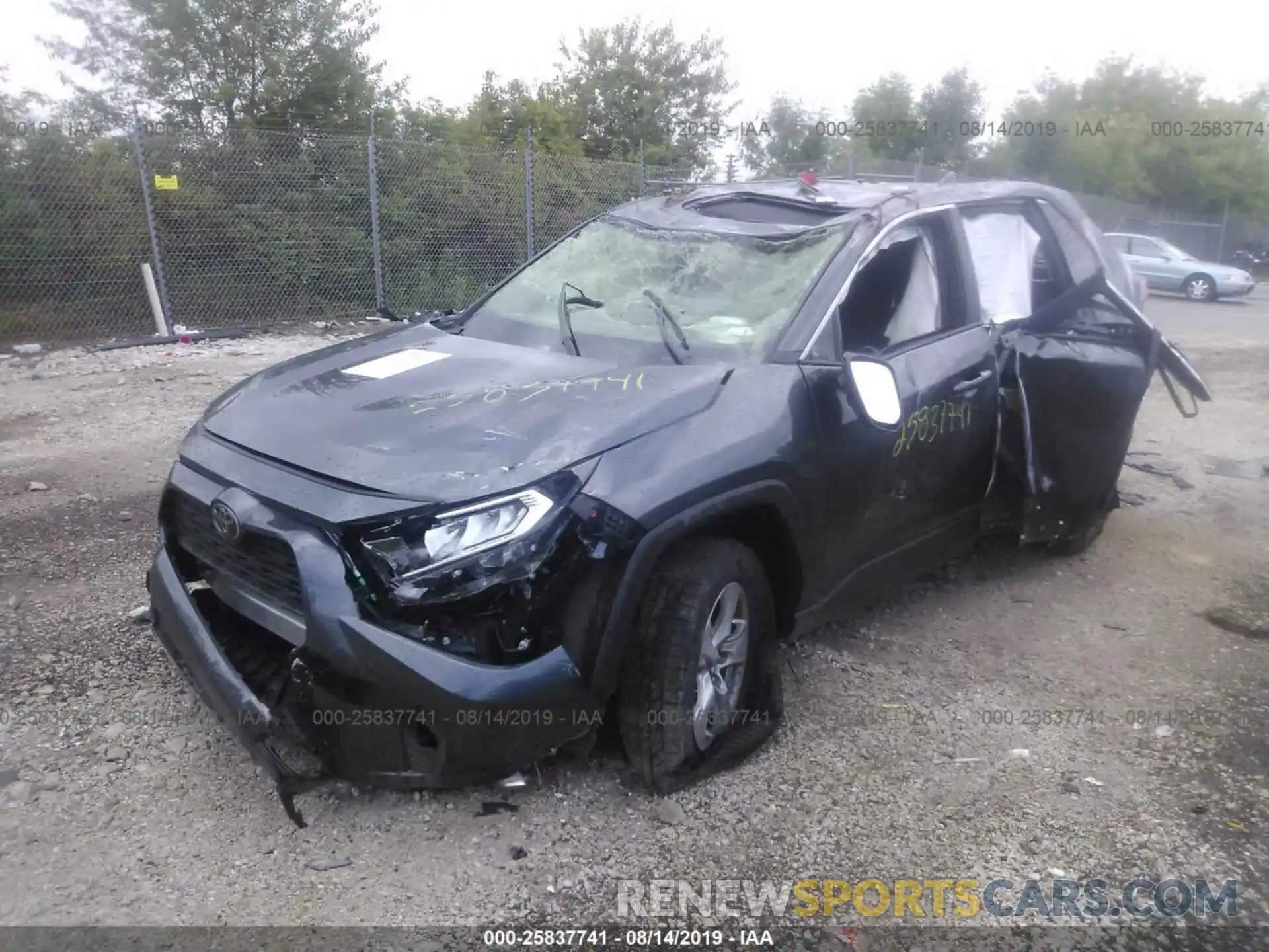 2 Фотография поврежденного автомобиля JTMP1RFV8KD005235 TOYOTA RAV4 2019