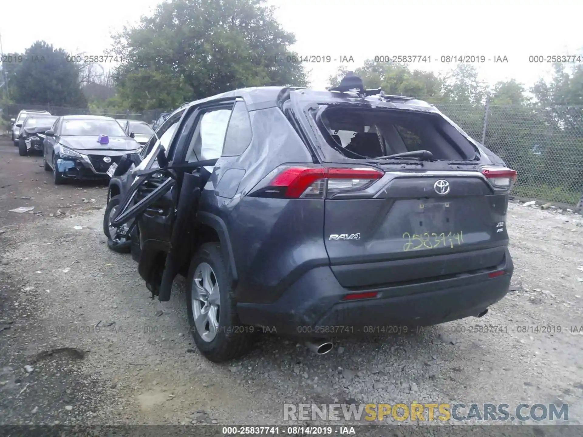 3 Photograph of a damaged car JTMP1RFV8KD005235 TOYOTA RAV4 2019