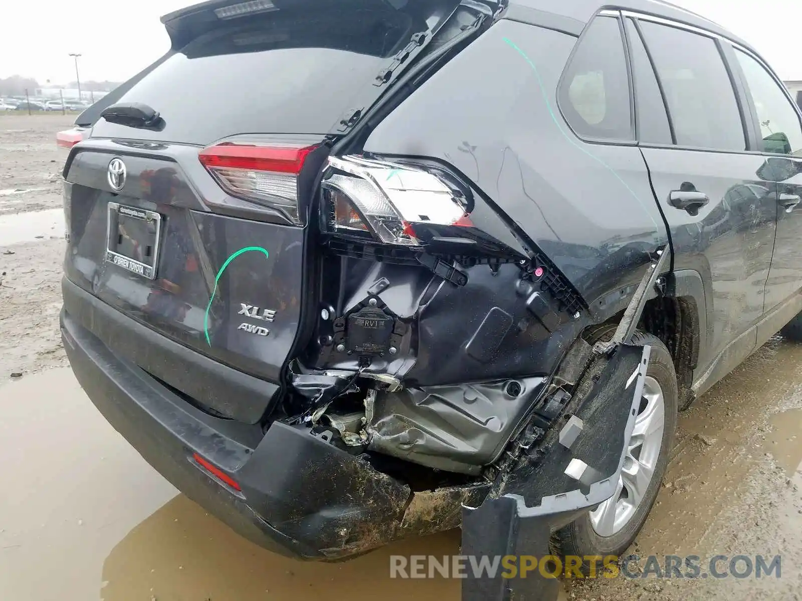 9 Photograph of a damaged car JTMP1RFV8KD005834 TOYOTA RAV4 2019