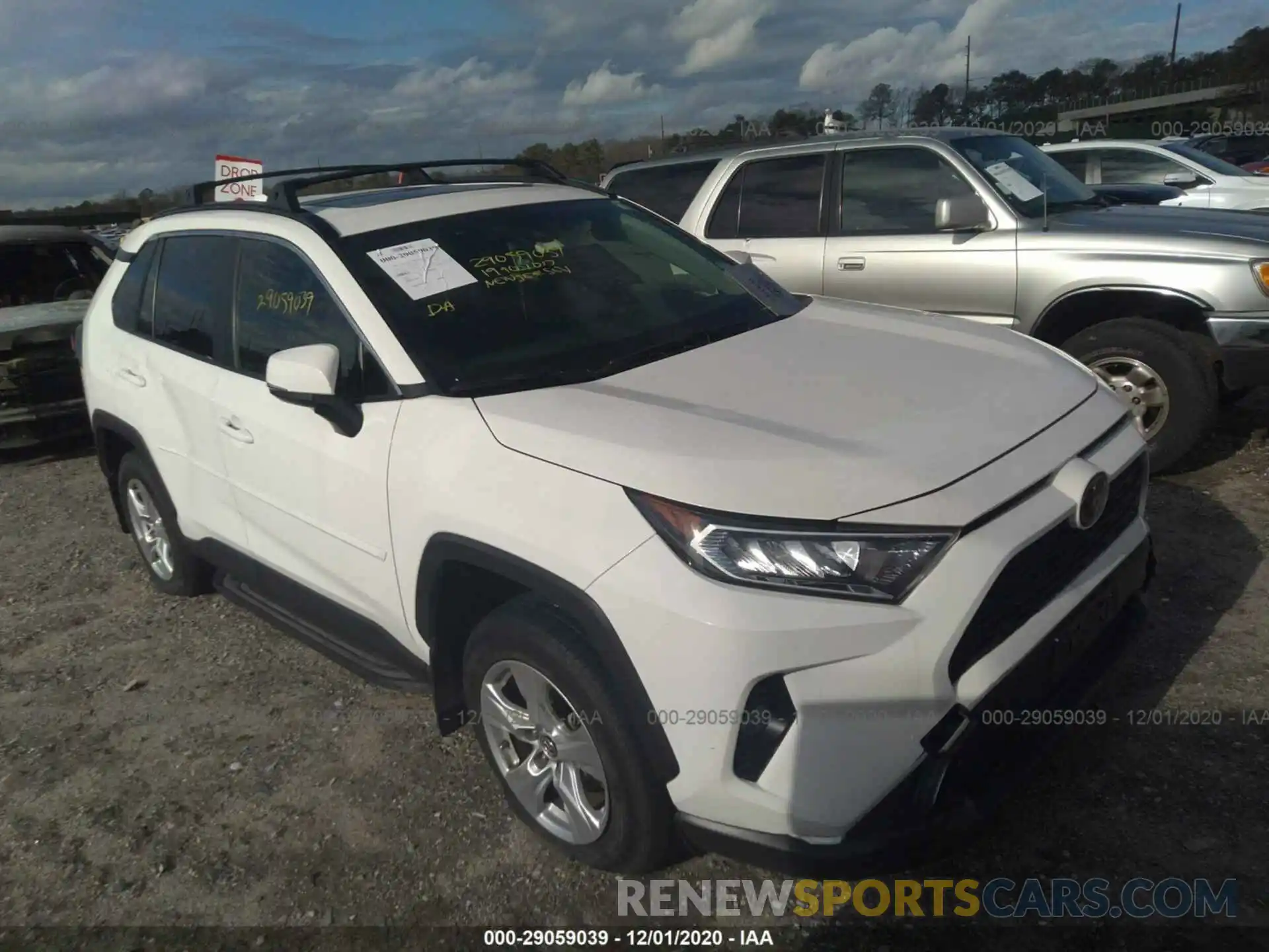 1 Photograph of a damaged car JTMP1RFV8KD005848 TOYOTA RAV4 2019