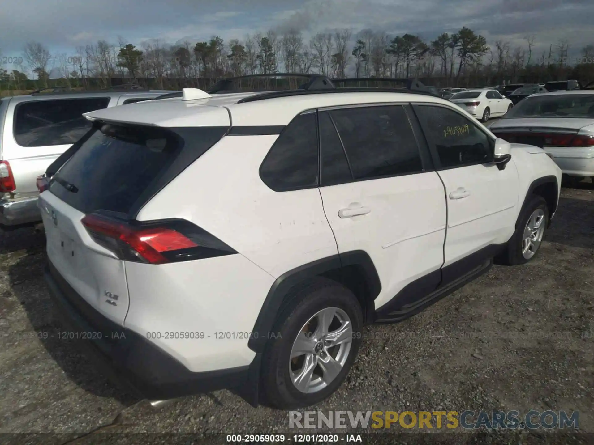 4 Photograph of a damaged car JTMP1RFV8KD005848 TOYOTA RAV4 2019